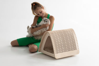 A cozy house for your pet. Cats Dogs Condo & Bed & House